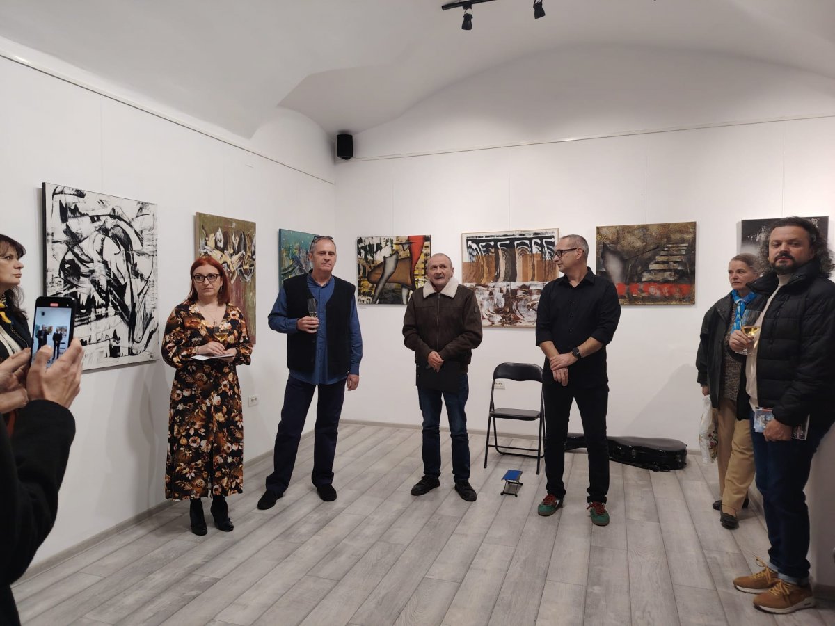 La galeria After 5 Art Escape din Arad a avut loc vineri vernisajul expoziției „Entropii Controlate”