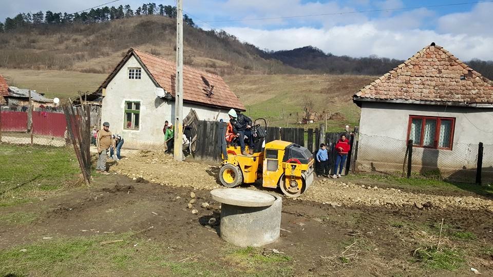 Primărie cu datorii de 1,5 milioane de euro și 48 de posturi pentru 2.400 de locuitori: austeritatea, doar în discursuri