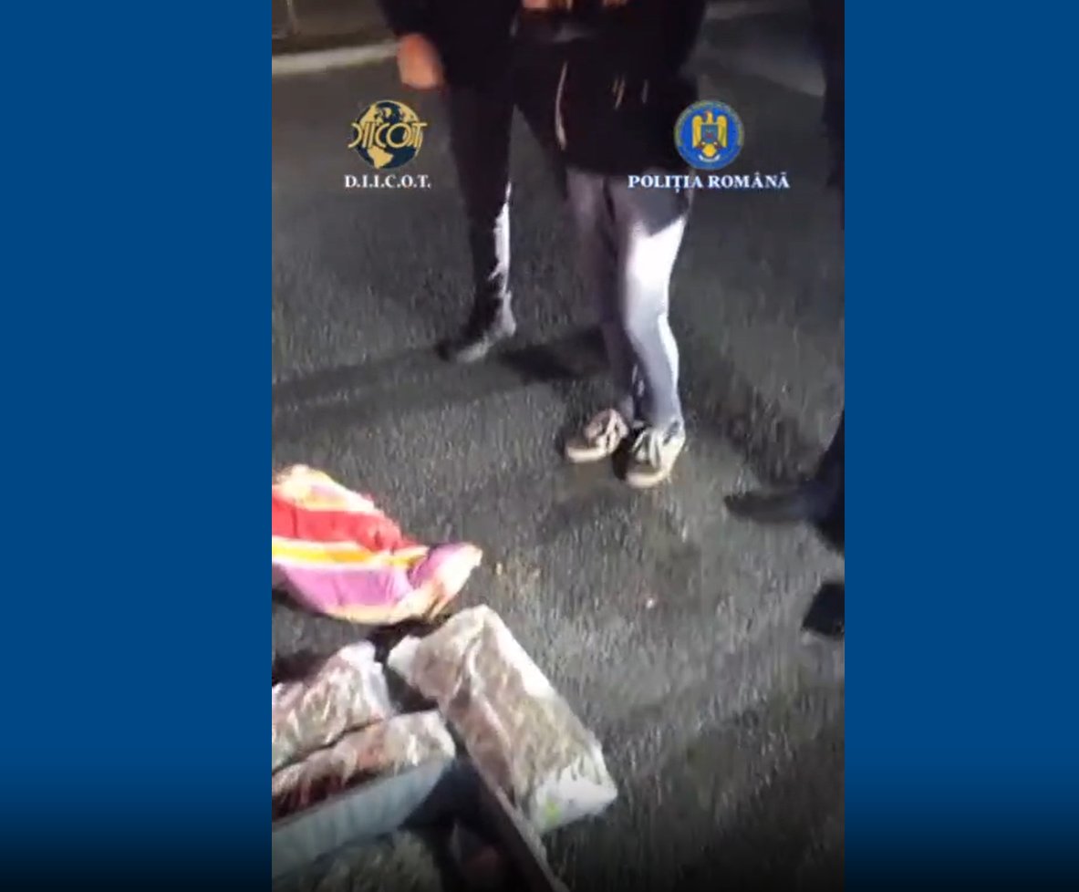 Doi spanioli au fost prinși la Arad cu peste șapte kilograme de canabis