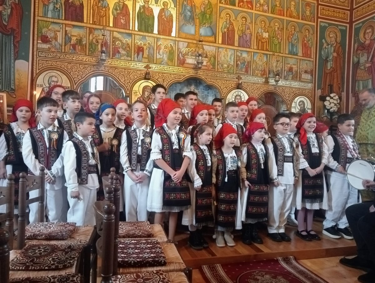 ”PE ULIȚA LERULUI” - Festival suburban de colinde , ceai și scoverzi