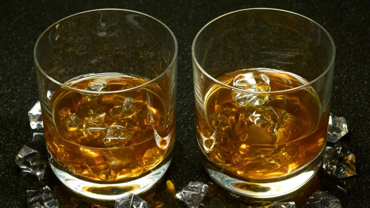 Consumul de alcool în România explodează! Țara noastră, pe primul loc în UE în 2025: minorii încep să bea tot mai devreme