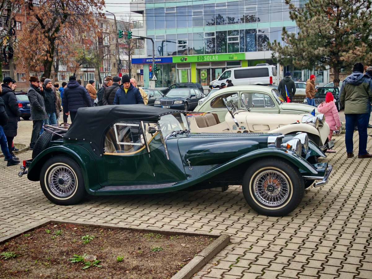 Parada automobilelor de epocă, de Ziua Națională (FOTO)