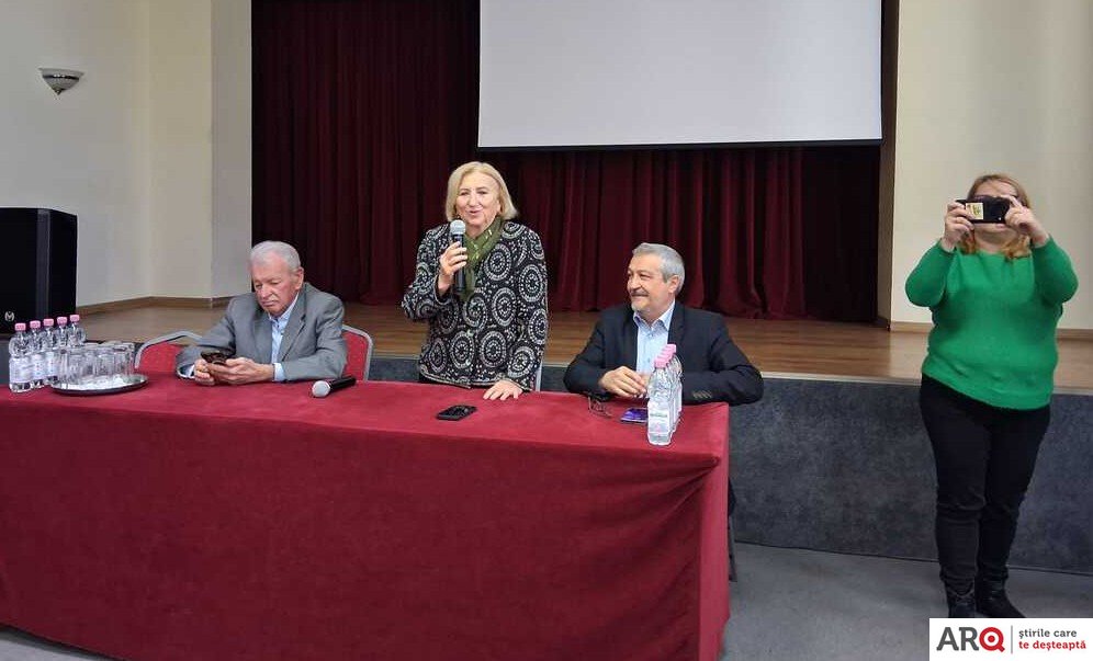 Excelența ca ideal și obicei: Asociația „SUSȚINEM EXCELENȚA” - în fața elevilor Colegiului Național „Preparandia Dimitrie-Țichindeal” (FOTO)