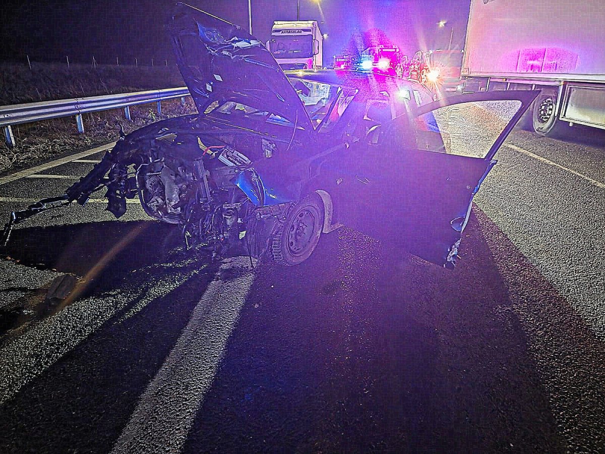 Accident cu un BMW, un Seat și un TIR în apropiere de Pecica