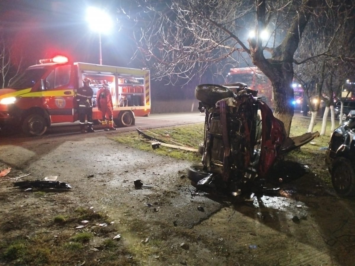 Accident cu femeie decedată în autoturism la Călugăreni (Foto)
