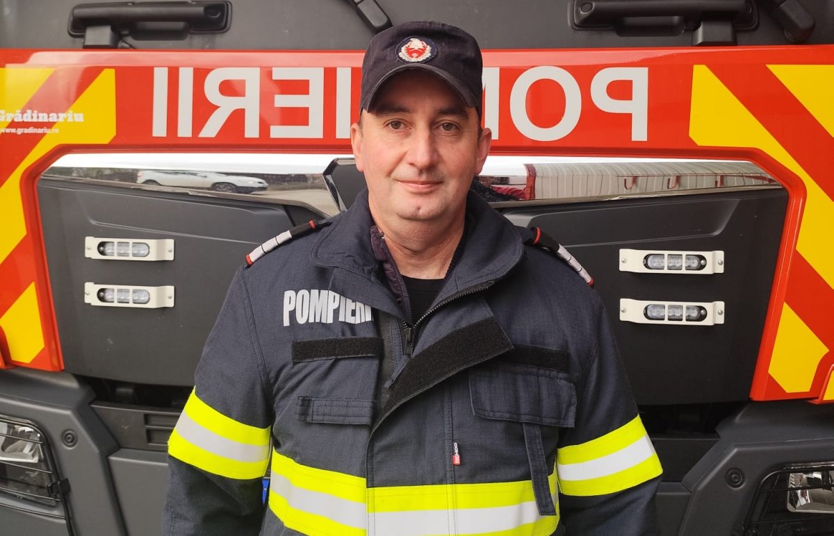 Reacție promptă, o viață salvată: cine este pompierul din Gurahonț care a intervenit în timpul liber după producerea unui accident
