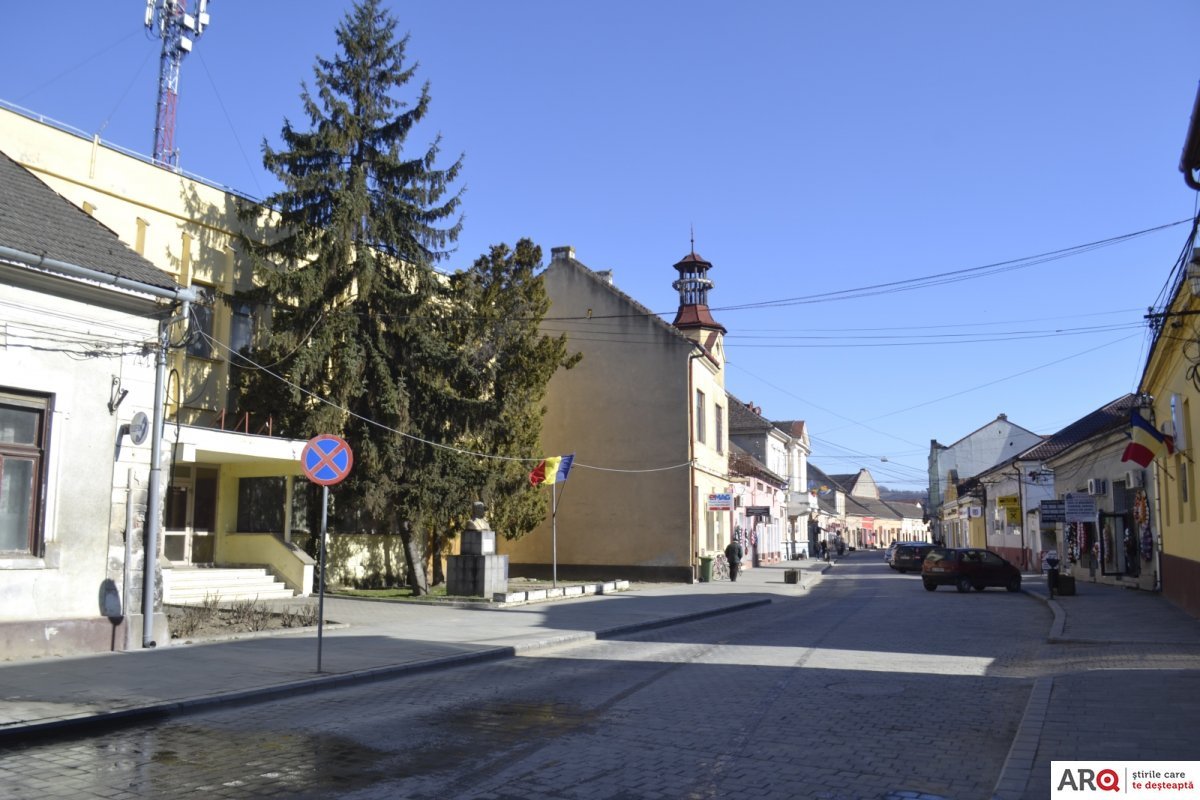 250.000 de lei relocați pentru reabilitarea infrastructurii rutiere din Lipova