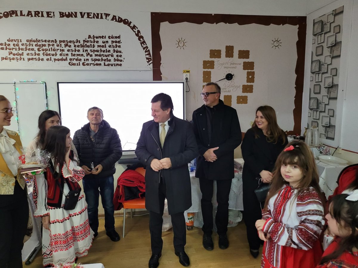 „Daruri pentru suflete curate”, eveniment caritabil desfășurat la Apateu în prezența președintelui CJA (FOTO)