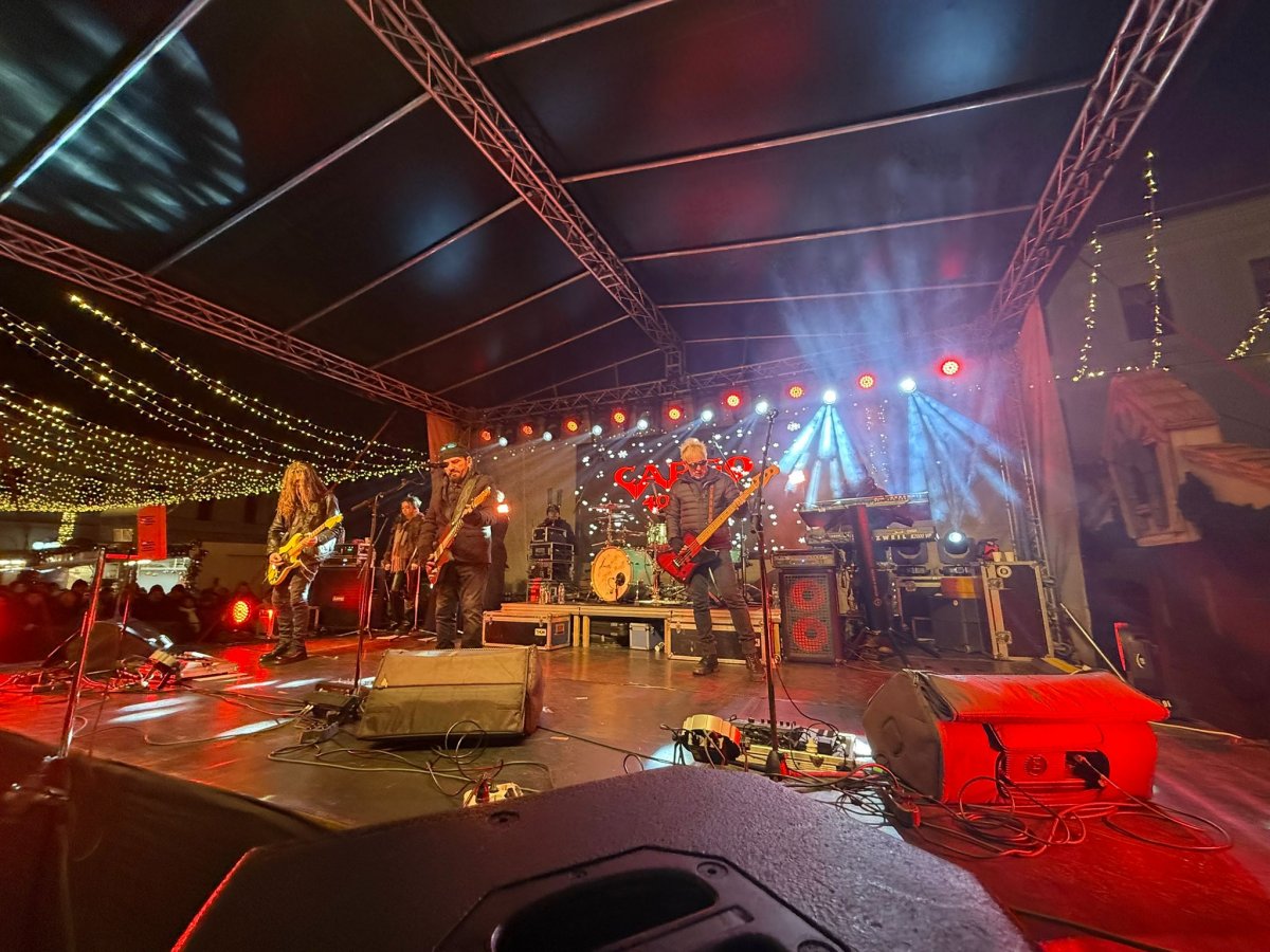 Cu Formația Cargo  la un concert aniversar la Târgul de Crăciun din Arad