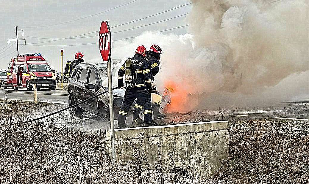 Incendiu izbucnit la un autoturism în localitatea Horia