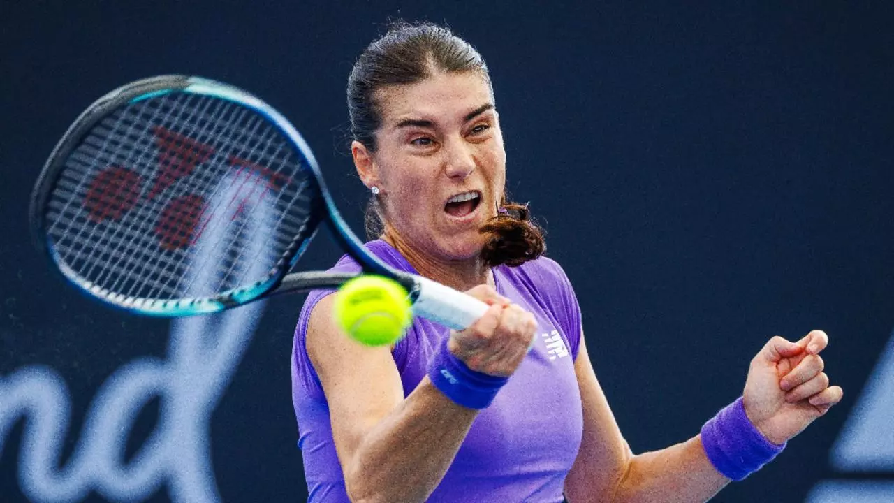 Sorana Cîrstea avansează la Brisbane, după victoria spectaculoasă în fața Jelenei Ostapenko. Urmează duelul de foc în optimi cu liderul mondial, Aryna Sabalenka