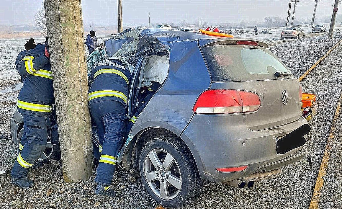 Accident cu autoturism lângă Ghioroc