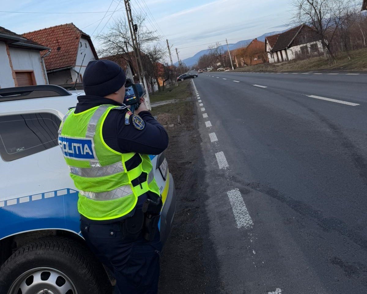 Razie pe șoselele județului: sute de amenzi, urmărire ca în filme și un șofer reținut (FOTO)
