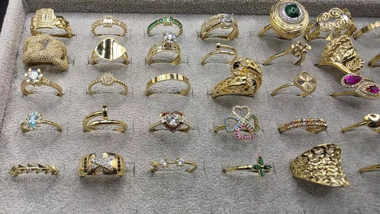 RECORD istoric al aurului: un gram a trecut de prețul de 700 de lei, în România