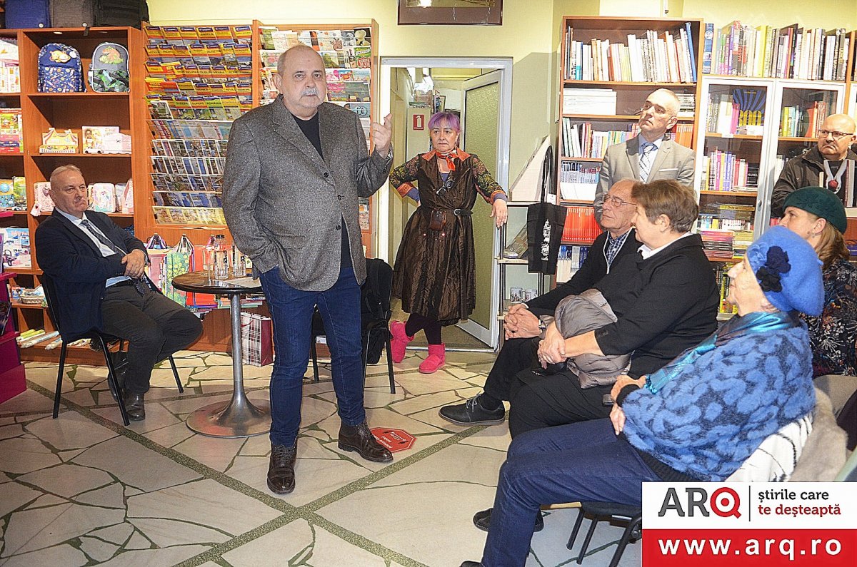 ”De ce privim în direcția greșită” s-a lansat la Librăria CORINA