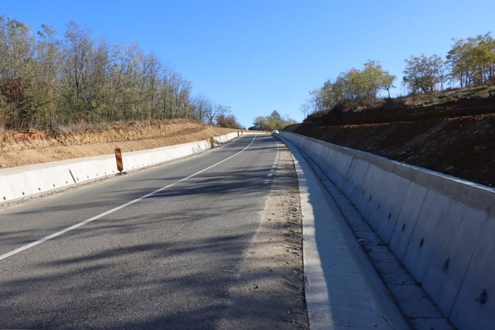 Iustin Cionca: „Acolo unde pânza freatică este ridicată, fără şanţuri de scurgere, un drum oricât de bine realizat, se va degrada rapid”