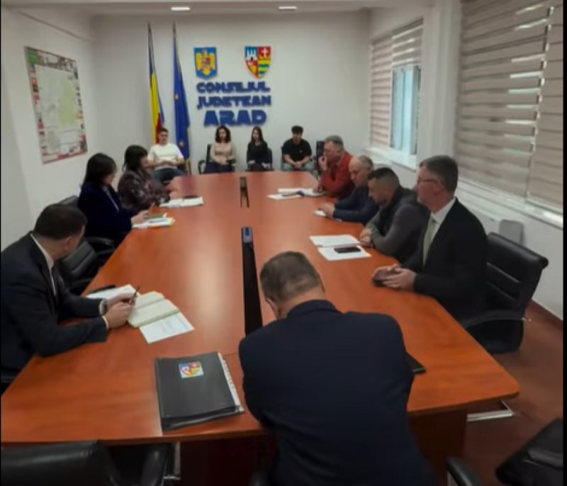 Cinci elevi de la Consiliul Județean al Elevilor primiți de Sergiu Bîlcea la Consiliul Județean (VIDEO)