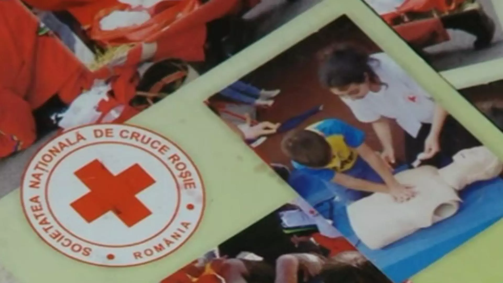 Crucea Roșie Română avertizează asupra unei noi fraude online: escrocii promit câștiguri în schimbul „donațiilor”