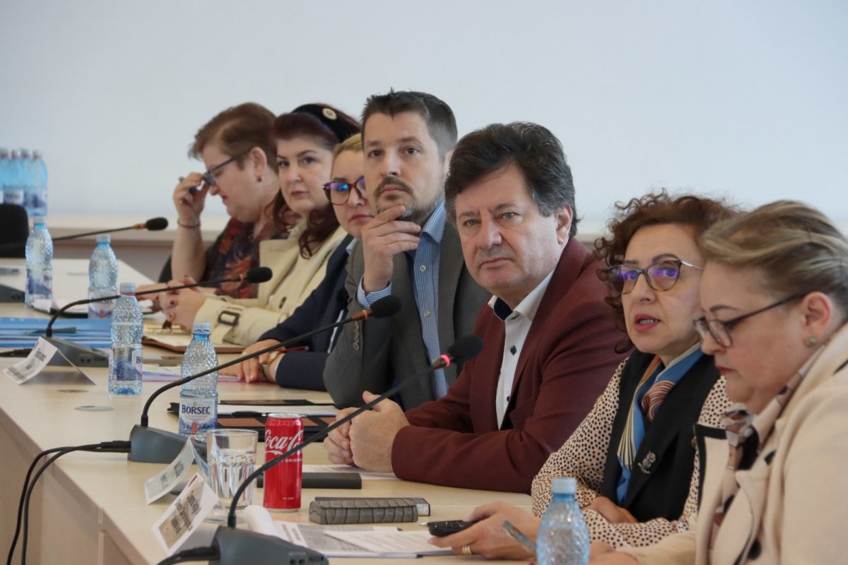 Eficientizarea sistemului de sănătate arădean, în dezbaterea celor implicați în actul de decizie (FOTO)