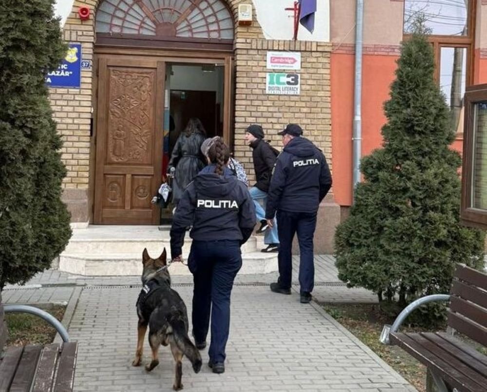 Controale extinse în școli și în jurul lor: 42 elevi din Arad și Pecica prinși în timp ce chiuleau
