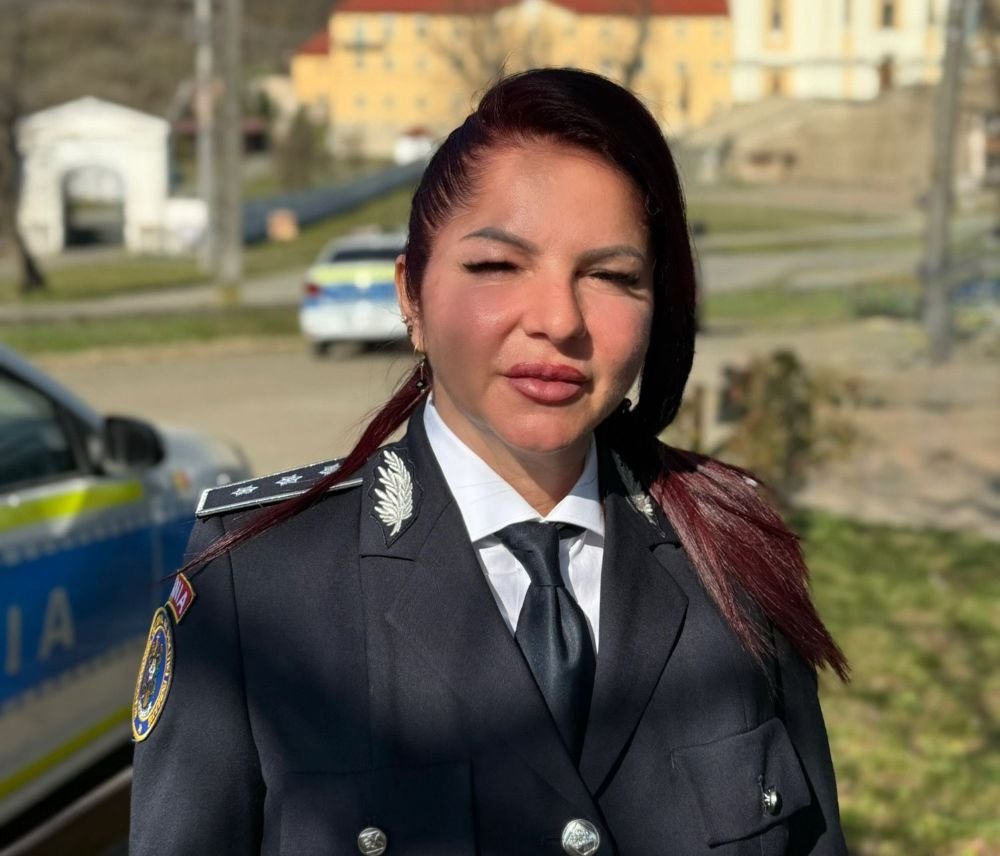Comisar-șef Laura Jurj, șefa Poliției Orașului Lipova: „Nu e ușor în lumea bărbaților, dar nici insurmontabil” (VIDEO)