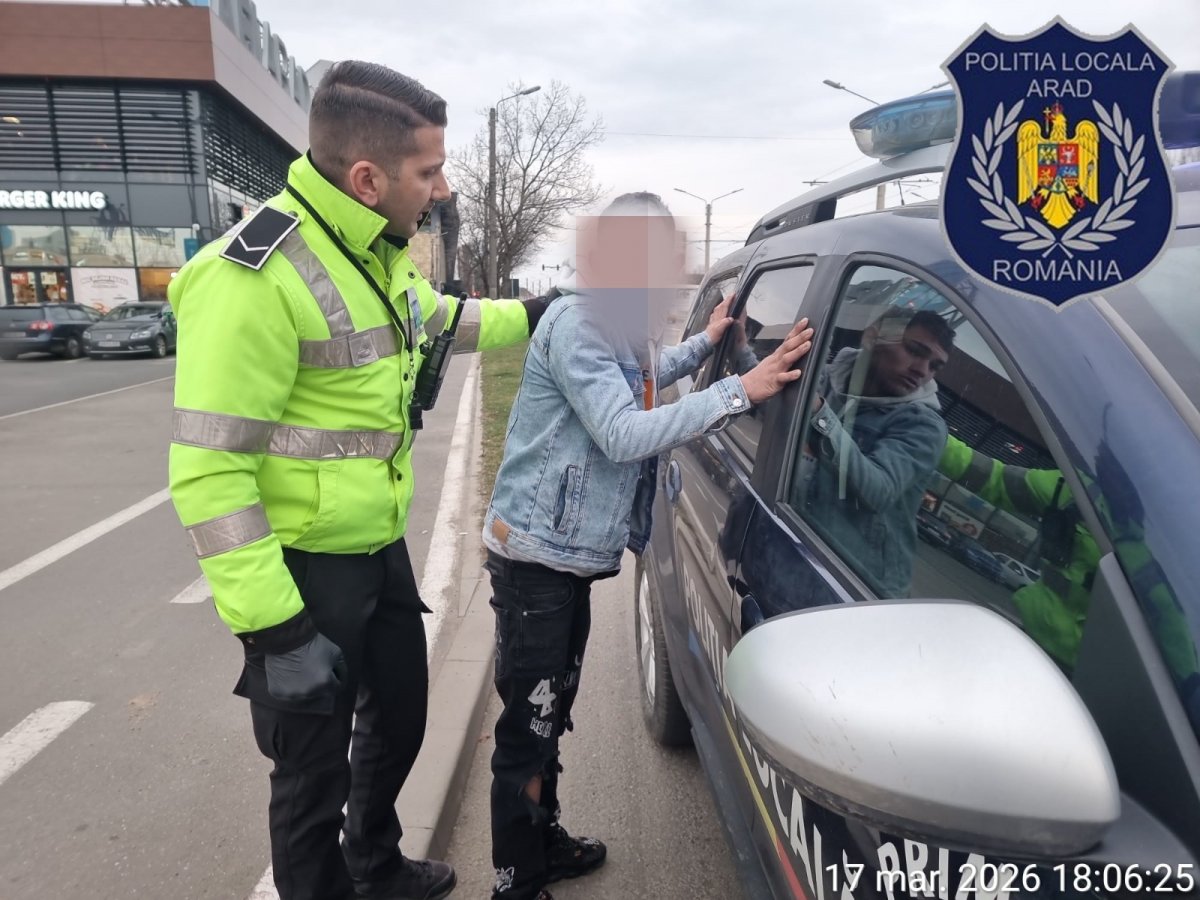 Minor de 16 ani prins cu substanțe suspecte lângă AFI (FOTO)
