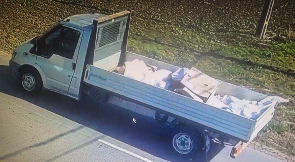 Bărbat din Semlac amendat cu 3000 de lei pentru că a aruncat deșeuri în Parcul Natural Lunca Mureșului