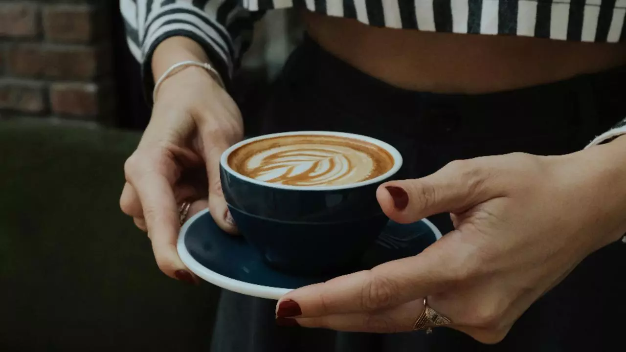 Cum afectează cafeaua creierul. Cecetătorii studiază de peste 40 de ani impactul acestei băuturi asupra creierului. Ce au descoperit