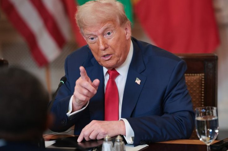 Război în Orientul Mijlociu. Trump dă 48 de ore Iranului să debocheze Strâmtoarea Ormuz