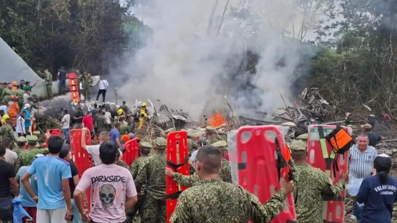Tragedie în Columbia: un avion cu peste 100 de persoane s-a prăbușit la scurt timp după decolare. 66 de militari au murit