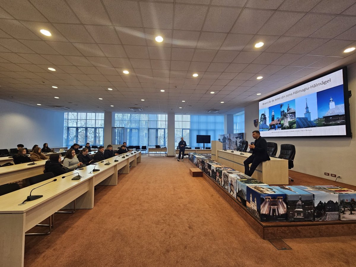 Consiliul Județean Arad aduce patrimoniul local mai aproape de elevi, prin activități educative și tehnologie VR (FOTO)