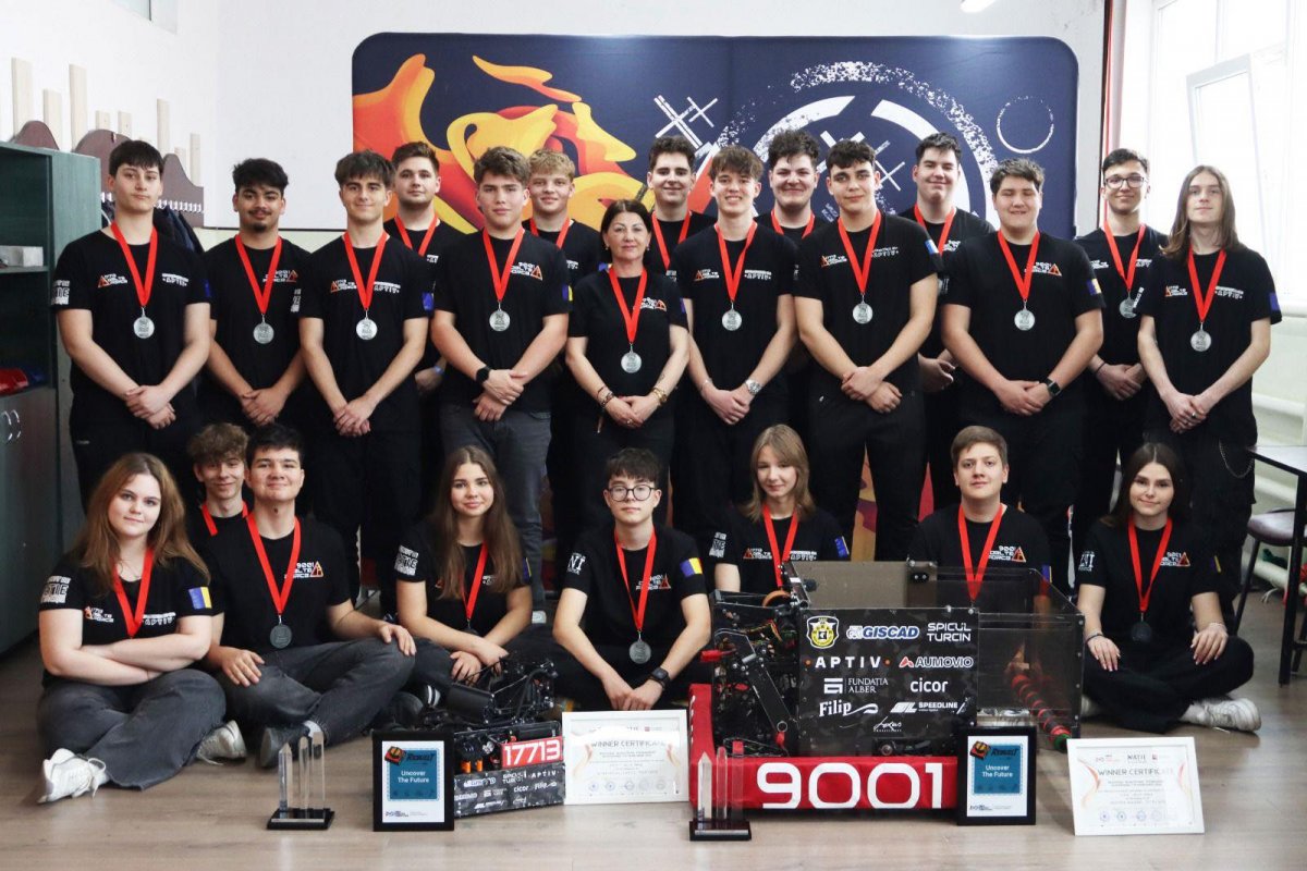 Delta Force scrie din nou istorie: Echipa de robotică a Liceului Național de Informatică s-a calificat la Campionatul Mondial de Robotică – FIRST Robotics Competition!
