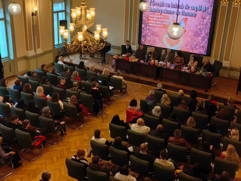 Dublă lansare de carte la Sala Marii Uniri (FOTO)