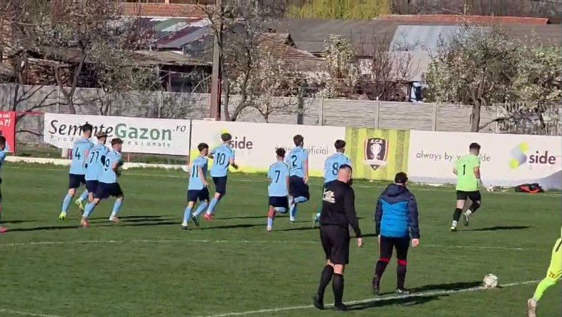 Meci de juniori cu scandal la Felnac: spectatori intrați pe teren acuzați că ar fi lovit un jucător, iar președintele gazdelor acuzat că l-ar fi scuipat pe antrenorul Țîru