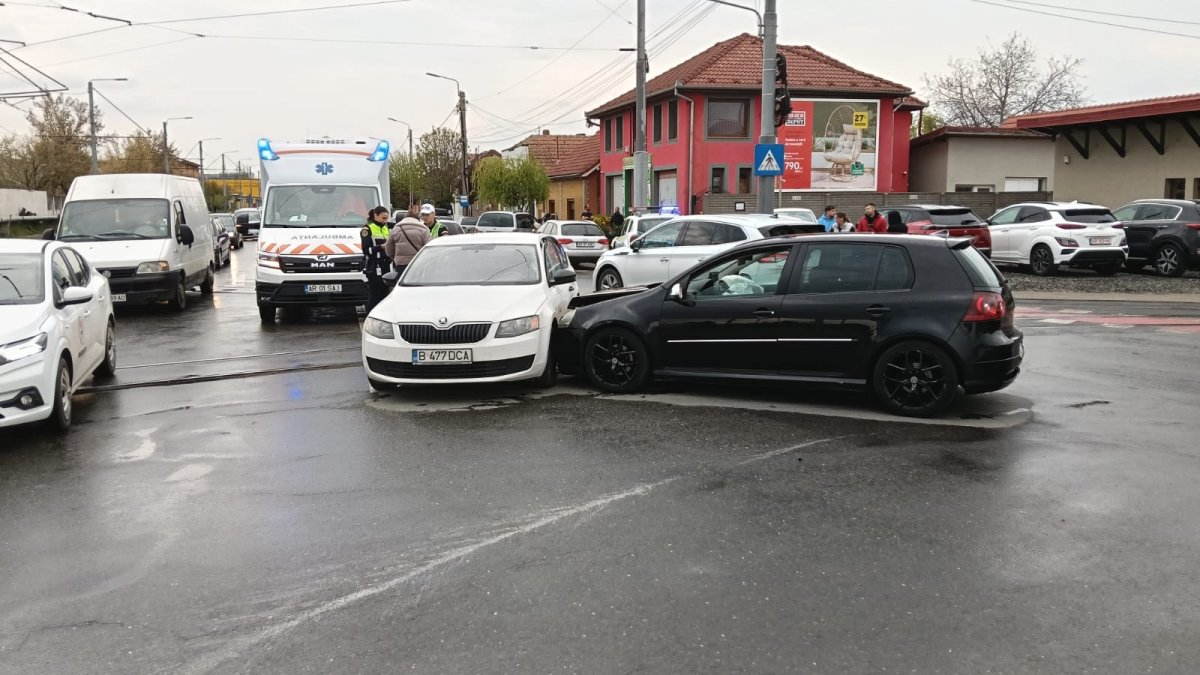 Accident la intersecția străzii Pădurii cu strada Cpt. Ignat (FOTO)