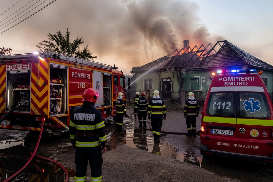 Incendiu izbucnit la o casă din localitatea Lipova