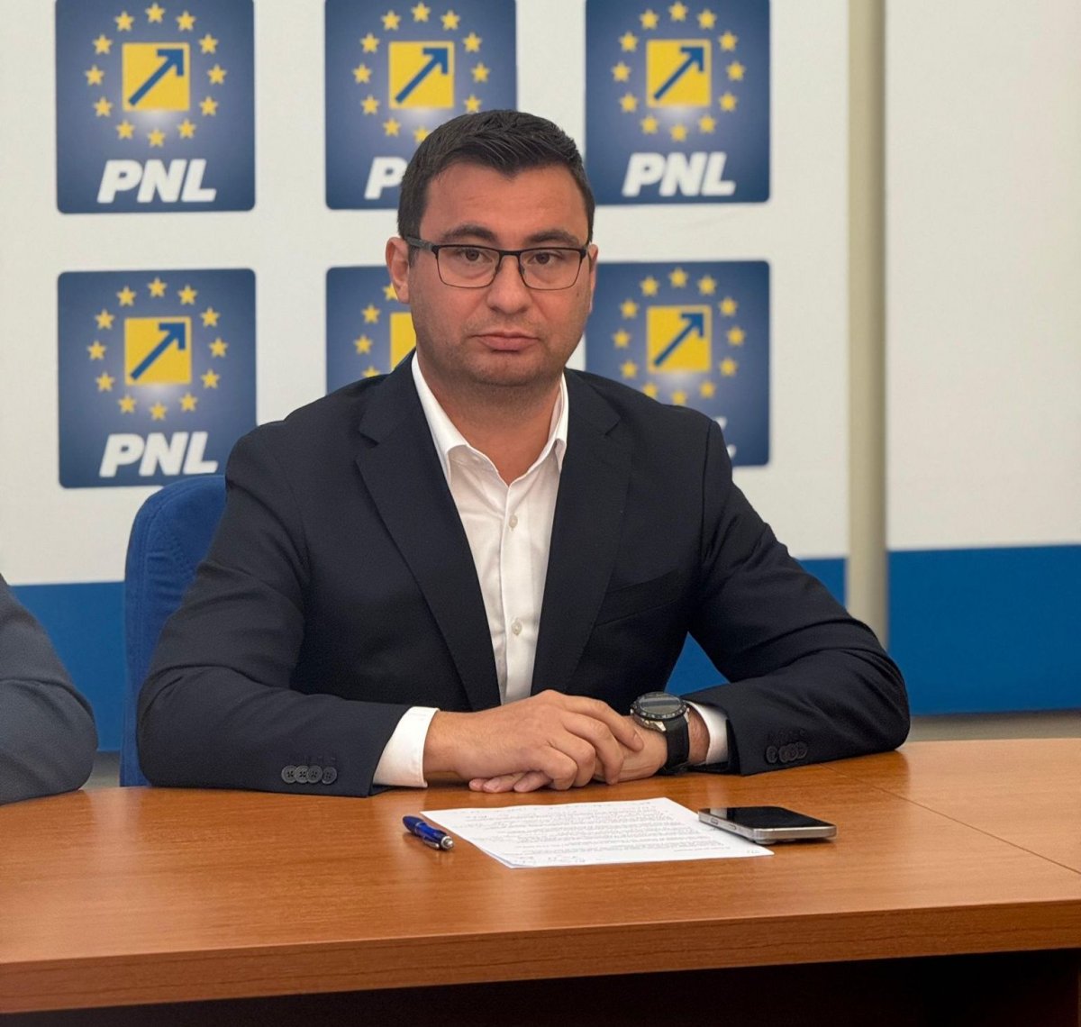 Senatorul Glad Varga a explicat motivele pentru care PNL îl susține pe primul ministru Ilie Bolojan