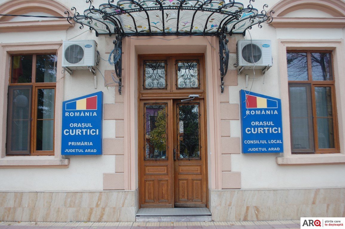 Piață nouă la Curtici pe un teren vândut de Consiliul Județean