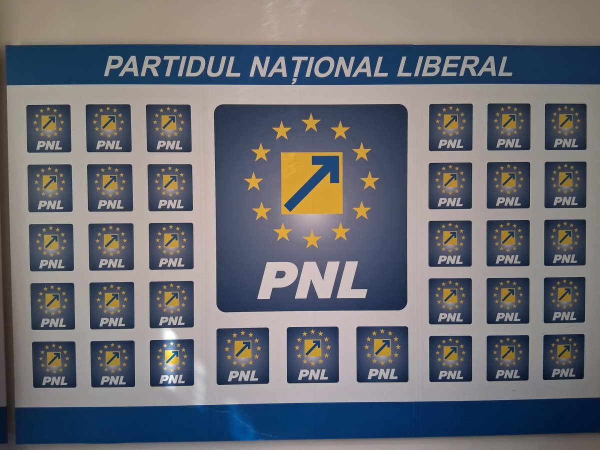 53 de primari liberali arădeni au votat sprijin pentru Bolojan și direcția PNL