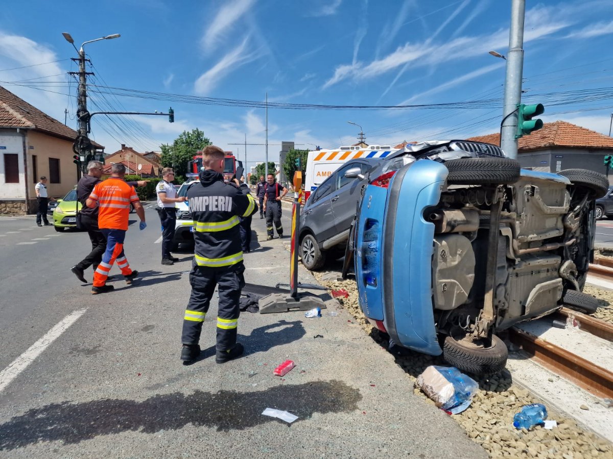 Accident rutier cu două autoturisme pe Calea Radnei