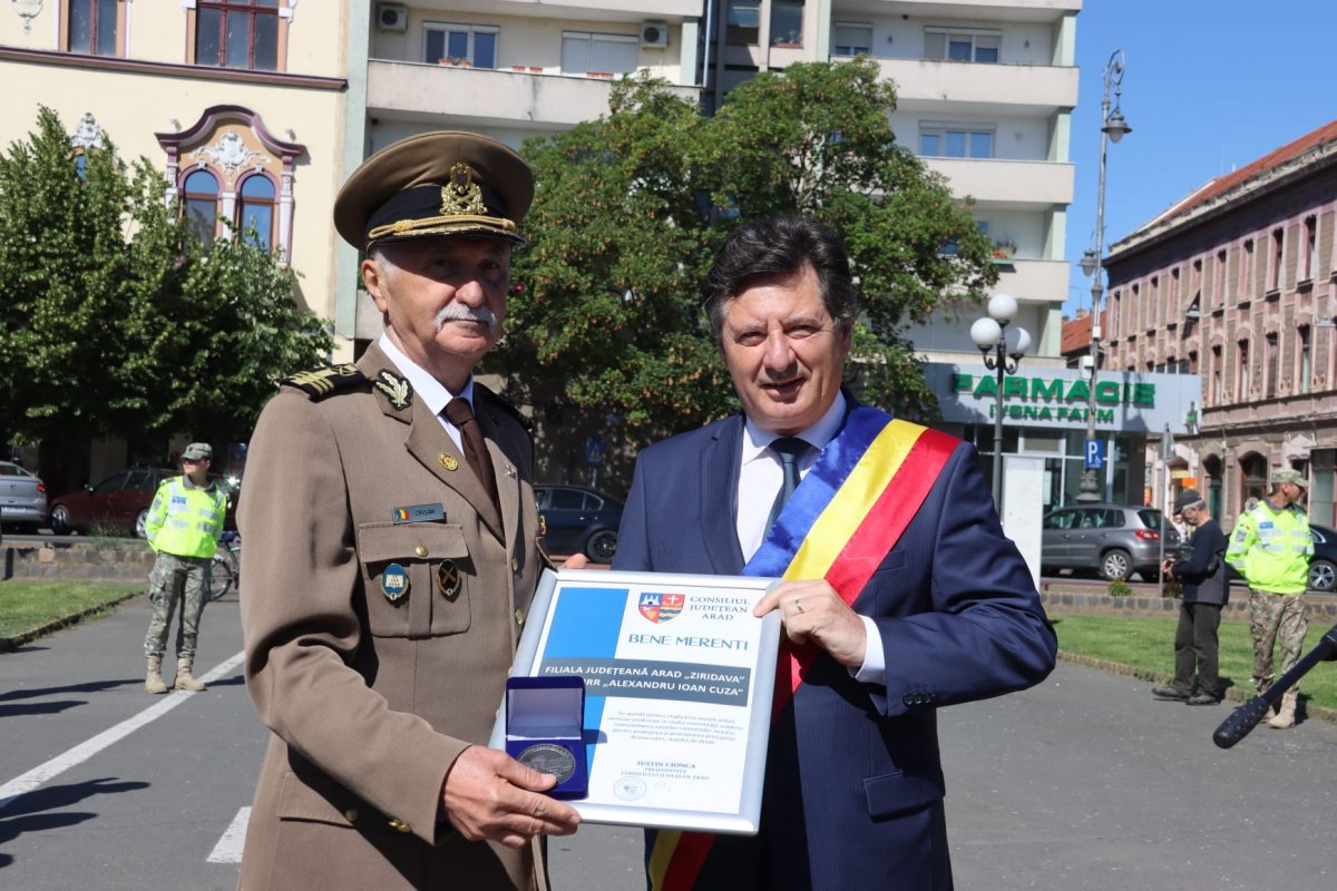 Distincția „Bene Merenti” acordată mai multor militari în rezervă (FOTO)