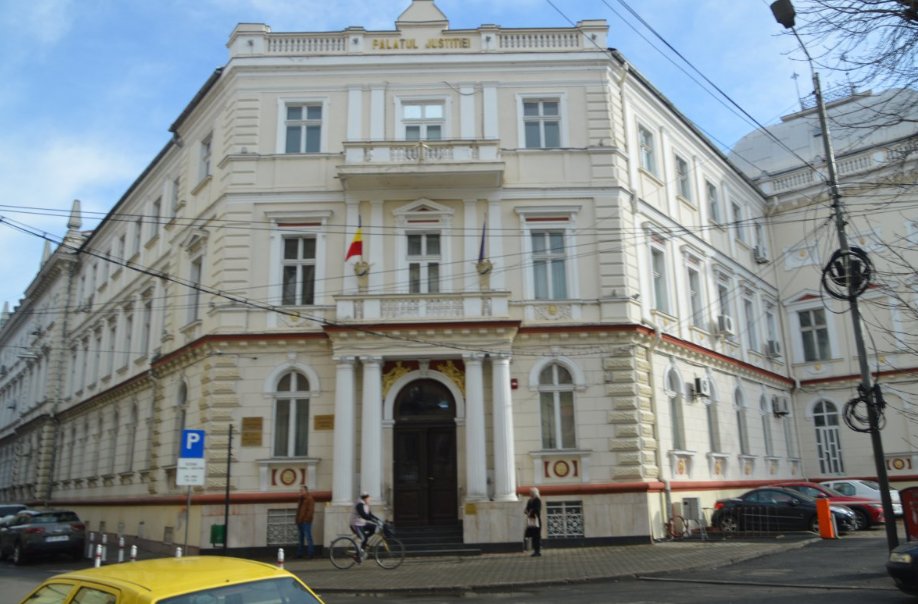Protest cu privire la proiectul noii Legi a salarizării: Registratura și Arhiva de la Tribunalul Arad și judecătoriile din județ își reduc programul cu publicul  