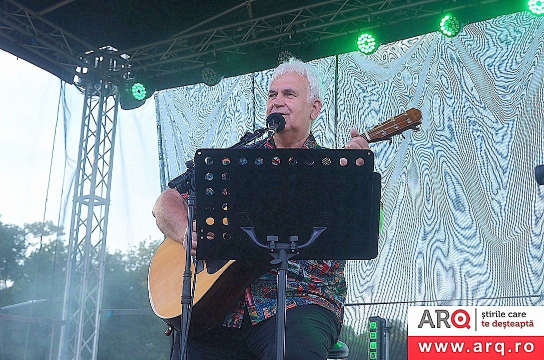 Festivalul „Folk Maris” 2026 a început vineri seara în zona de agrement de pe strada Mărului (FOTOREPORTAJ)