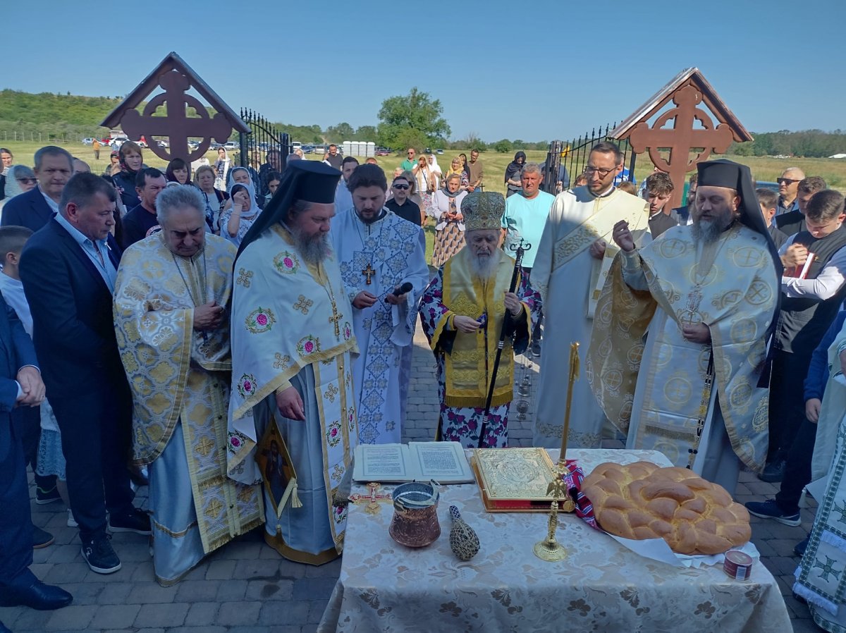 Prima Liturghie Arhierească la Schitul „Izvorul Tămăduirii” Frumușeni – o dimineață de har, lumină și rugăciune