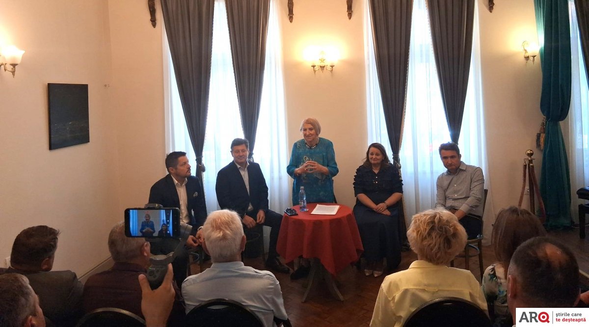 Excelența în administrație la Casa Pianului: profesioniști din instituțiile arădene elogiați de Asociația Susținem Excelența” (FOTO)