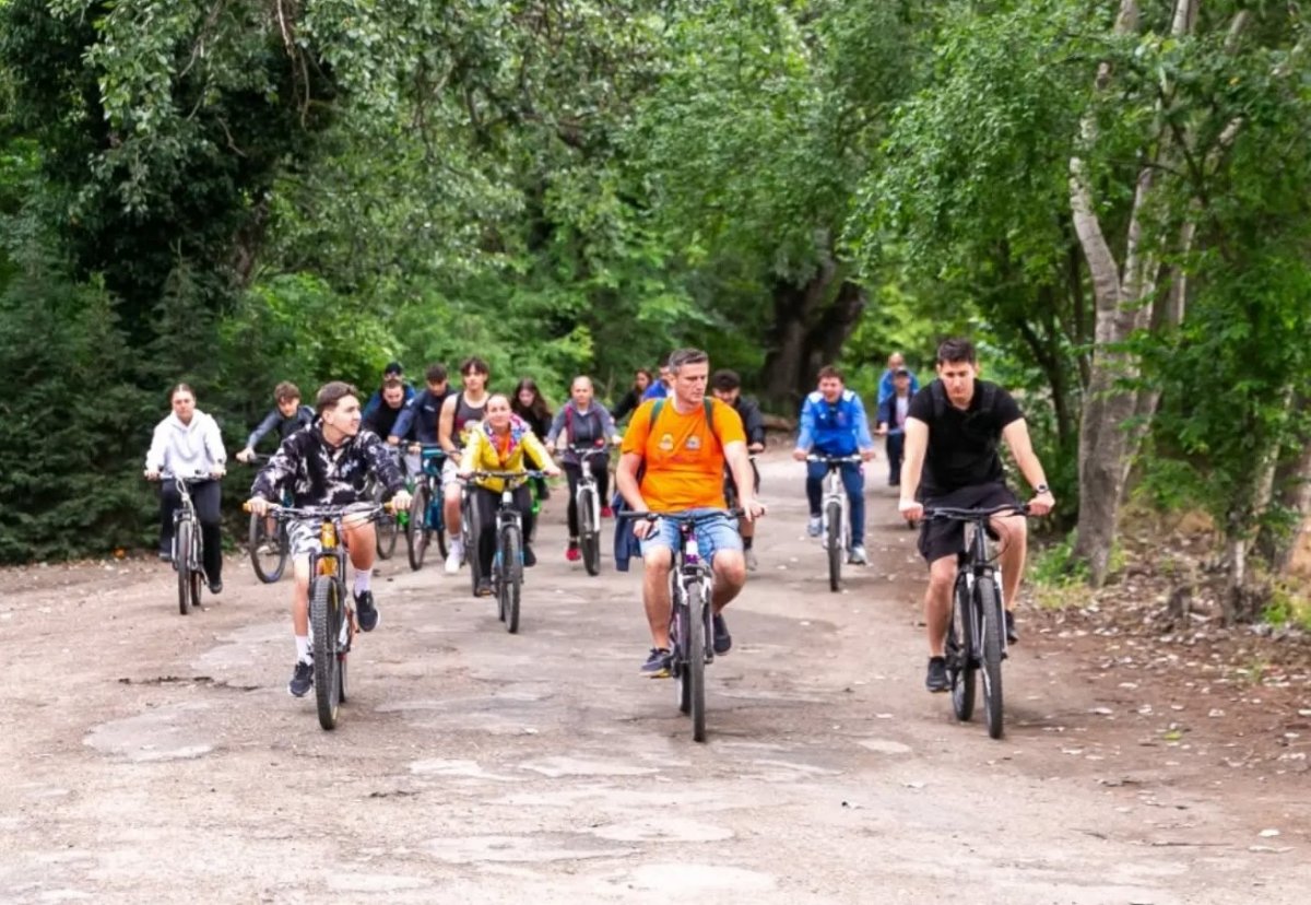 Proiectul „Insula Bicicletelor” a adus comunitatea pe noul traseu tematic din Pădurea Ceala