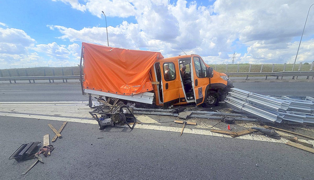 Accident între un autotren și o autoutilitară pe A1 sensul de mers Timișoara - Arad, cu o victimă încarcerată