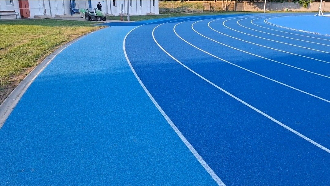 Pista de atletism a Stadionului Gloria a fost deschisă pentru public (FOTO)