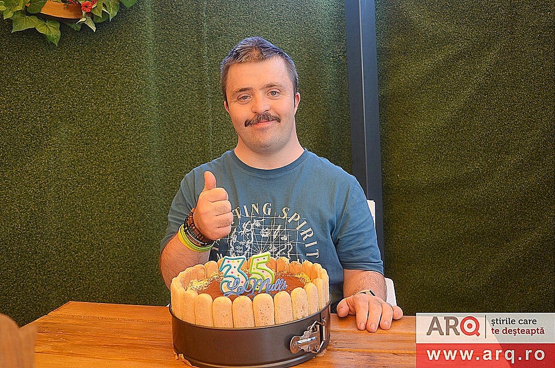 La mulți ani, Ovi!