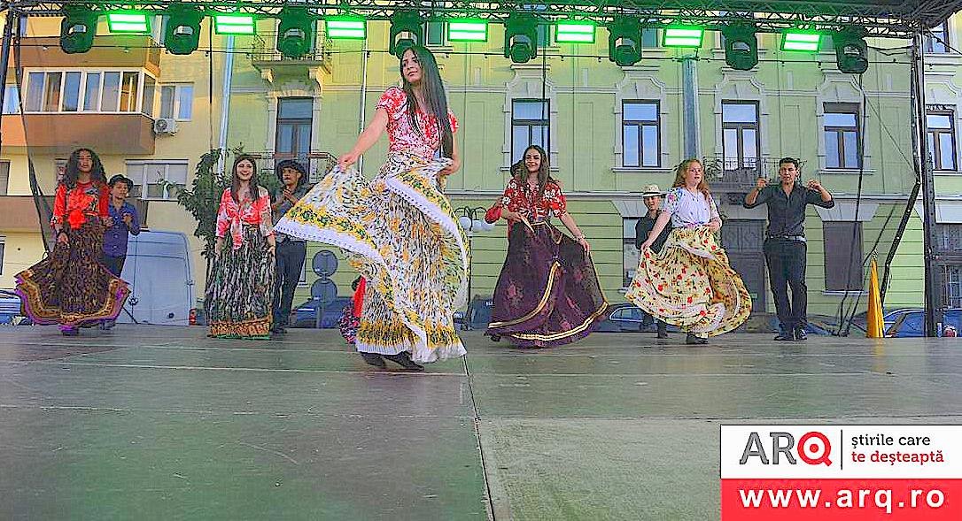 „Europe Day – Europa la noi acasă“ – spectacol de Ziua Europei în Piața Catedralei din Arad (poze)